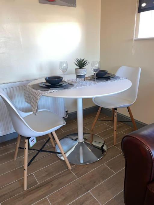 Modern 2 Bedroom Apartment In Derby City Centre מראה חיצוני תמונה