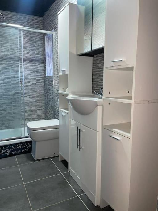 Modern 2 Bedroom Apartment In Derby City Centre מראה חיצוני תמונה