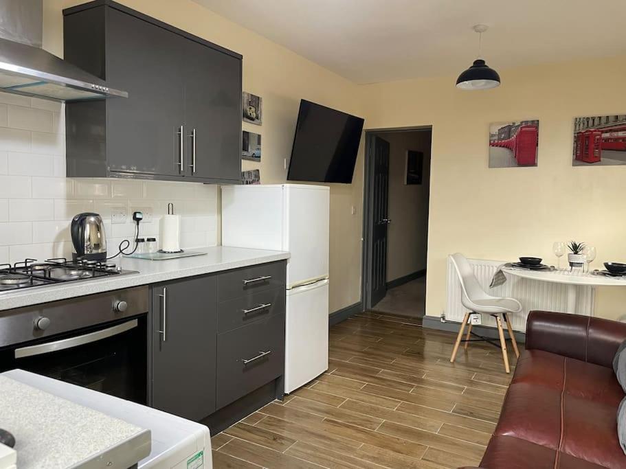 Modern 2 Bedroom Apartment In Derby City Centre מראה חיצוני תמונה